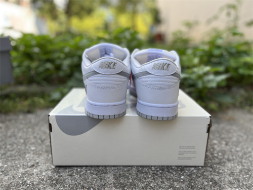 Authentic Nike SB Dunk Low Supreme 94 White Metallic Silver