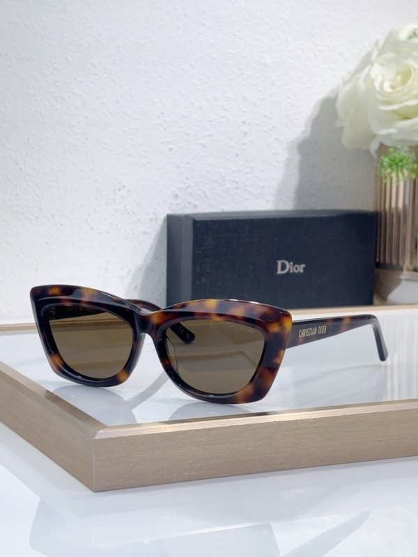 Dior Sunglasses AAAA-4067