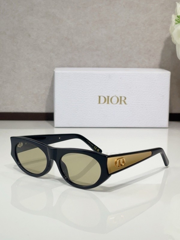 Dior Sunglasses AAAA-4043