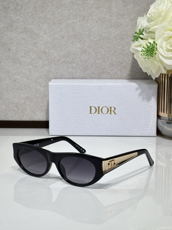 Dior Sunglasses AAAA-4049