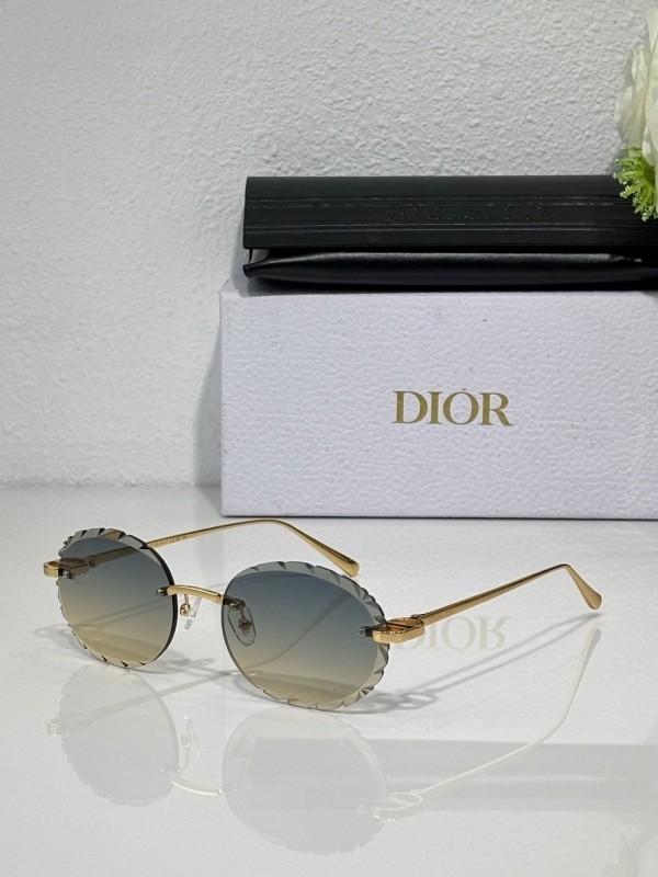 Dior Sunglasses AAAA-4274
