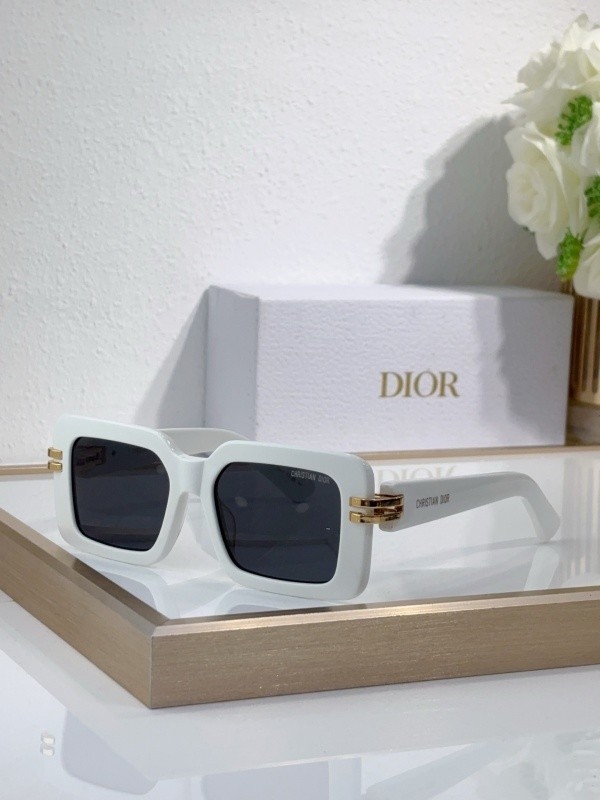 Dior Sunglasses AAAA-4220