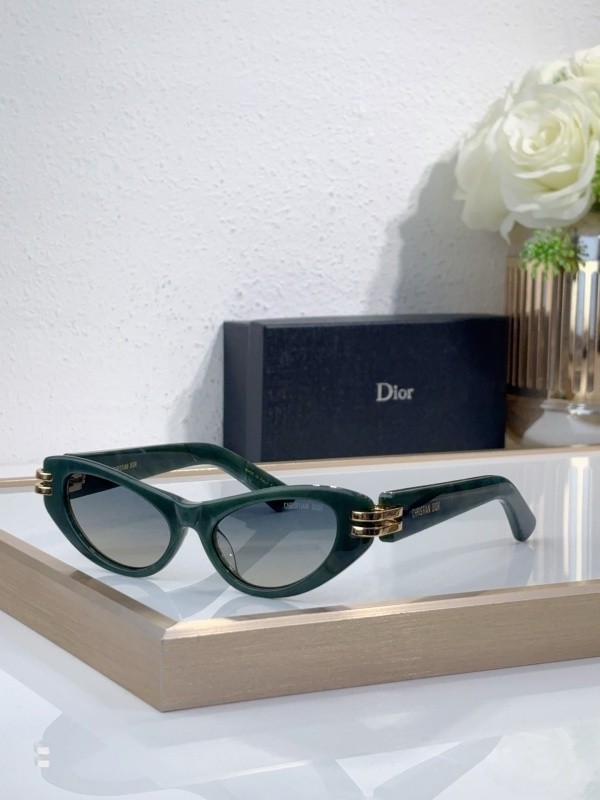 Dior Sunglasses AAAA-4019