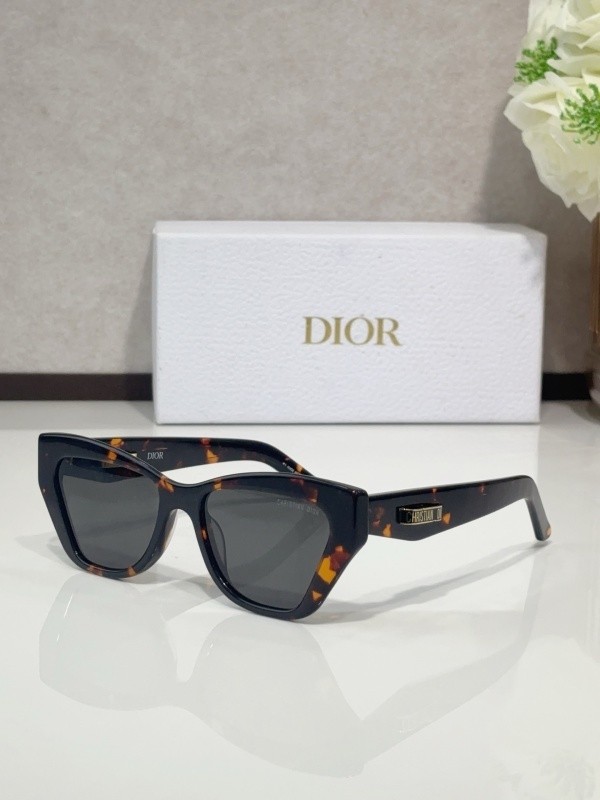 Dior Sunglasses AAAA-4024