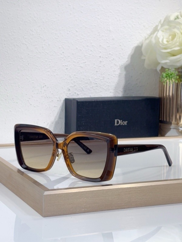 Dior Sunglasses AAAA-4077