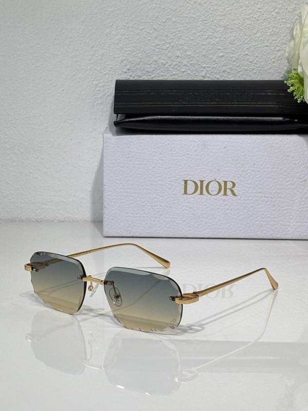 Dior Sunglasses AAAA-4270