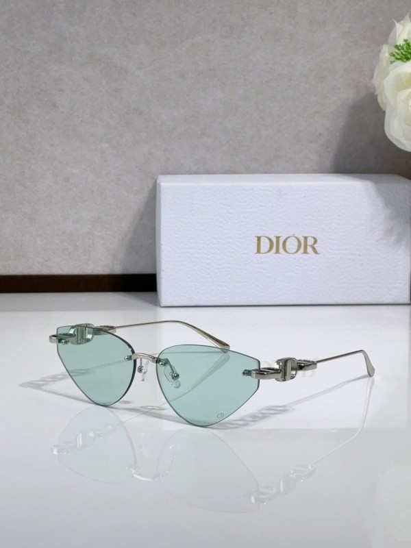 Dior Sunglasses AAAA-4008