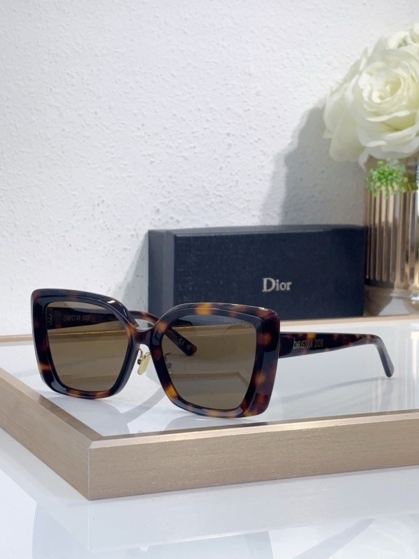 Dior Sunglasses AAAA-4076