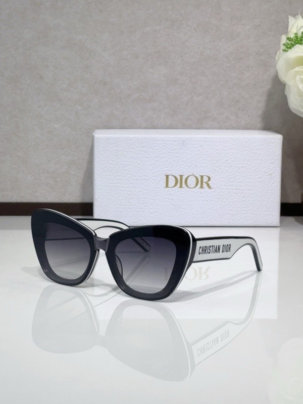 Dior Sunglasses AAAA-4227