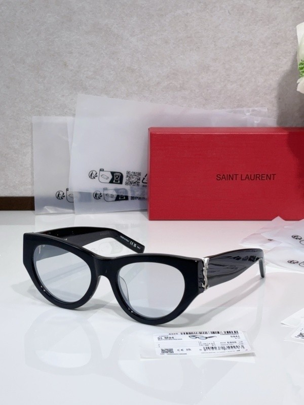 YL  Sunglasses AAAA-1536