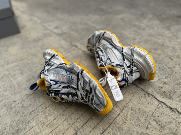 B 17FW Tripe-S High End Sneaker-675