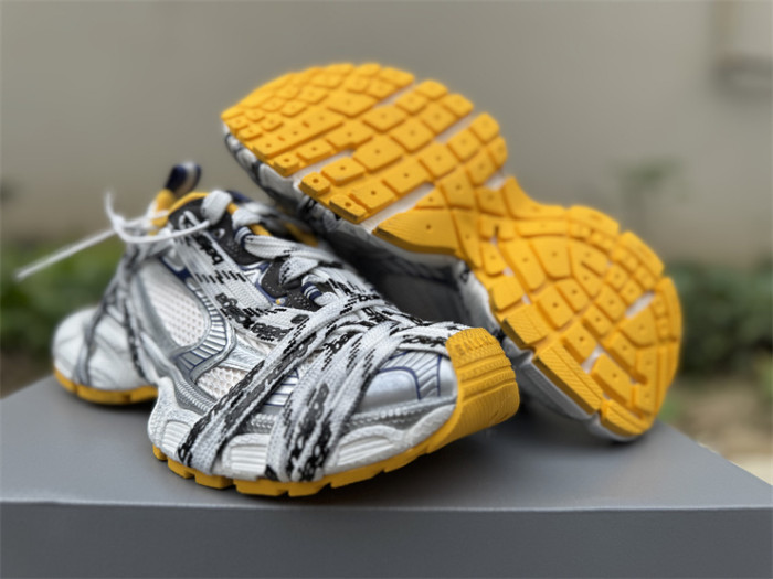 B 17FW Tripe-S High End Sneaker-675