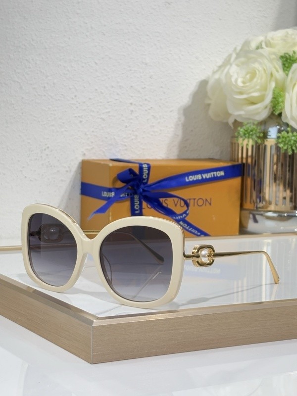 LV Sunglasses AAAA-6917
