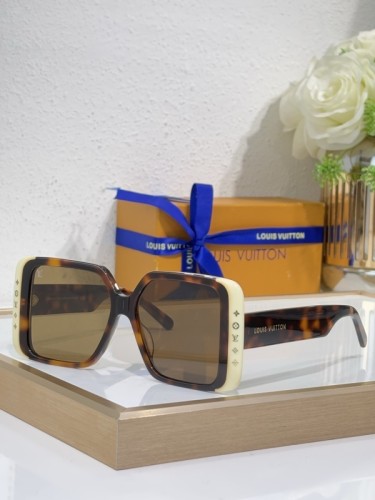 LV Sunglasses AAAA-7009