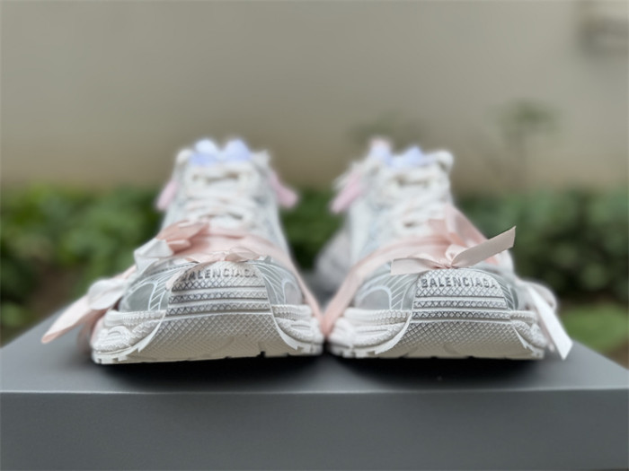 B 17FW Tripe-S High End Sneaker-676