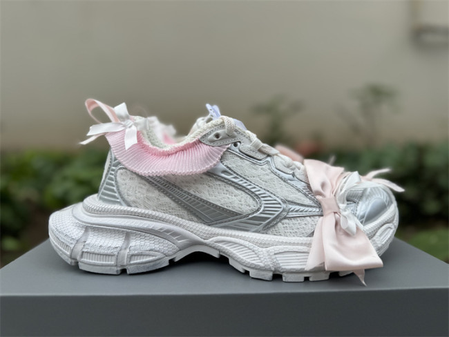 B 17FW Tripe-S High End Sneaker-676