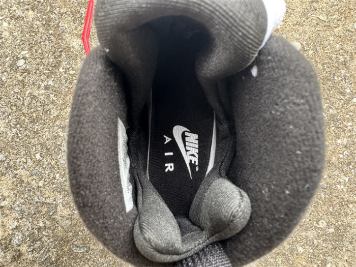 Authentic Jordan 8 Retro Bugs Bunny 2025