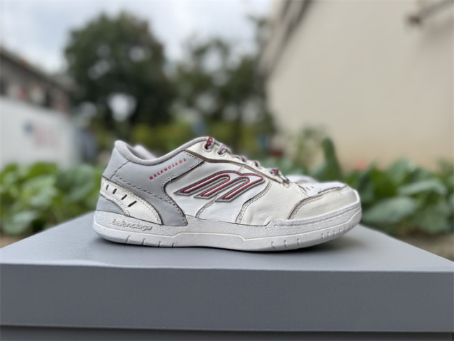 B 17FW Tripe-S High End Sneaker-677