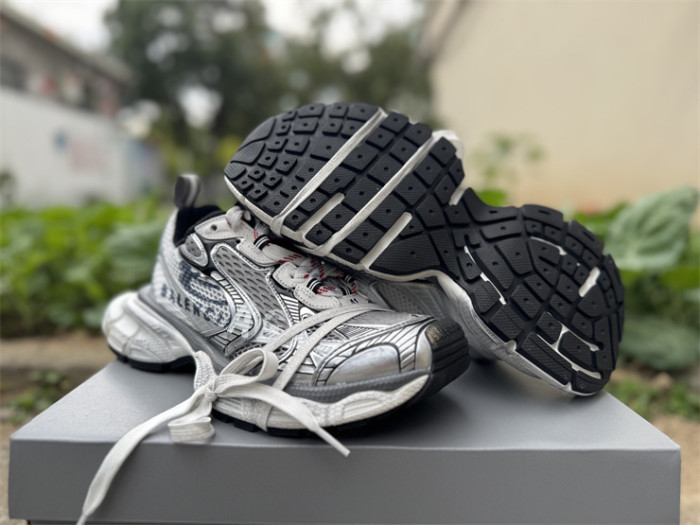 B 17FW Tripe-S High End Sneaker-678