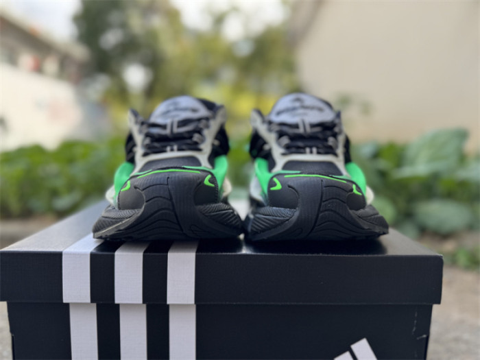 Pharrell Willams x AD Jellyfish-015