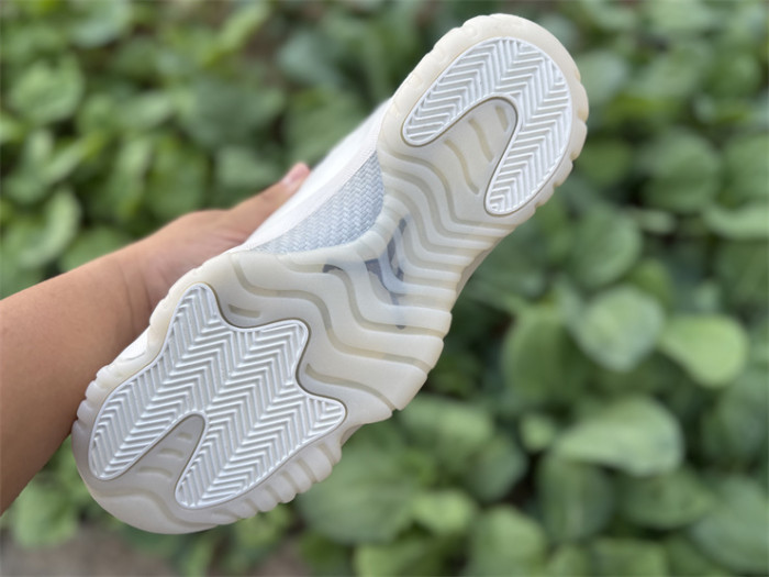 Authentic Air Jordan 11 Retro “Pearl”