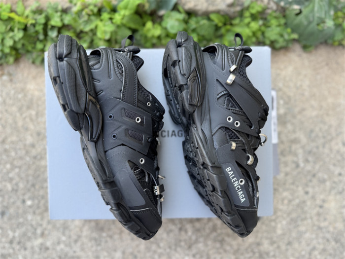 B 17FW Tripe-S High End Sneaker-679