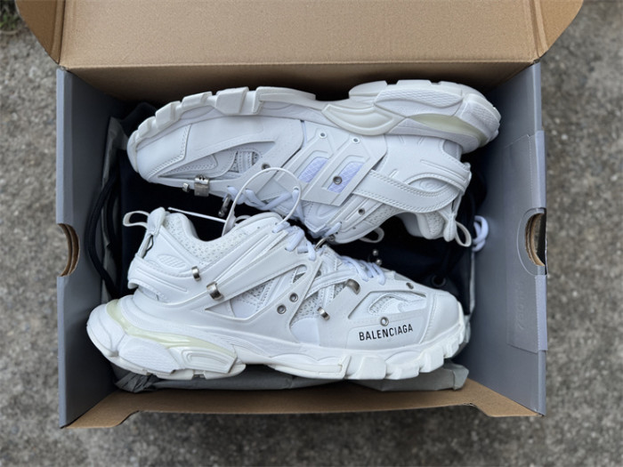 B 17FW Tripe-S High End Sneaker-680