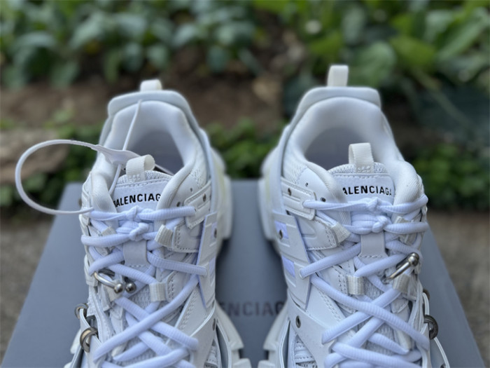 B 17FW Tripe-S High End Sneaker-680