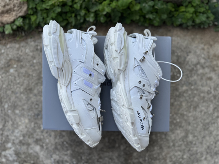 B 17FW Tripe-S High End Sneaker-680