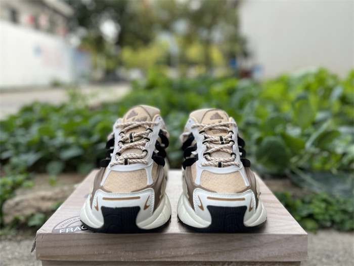 Pharrell Willams x AD Jellyfish-018