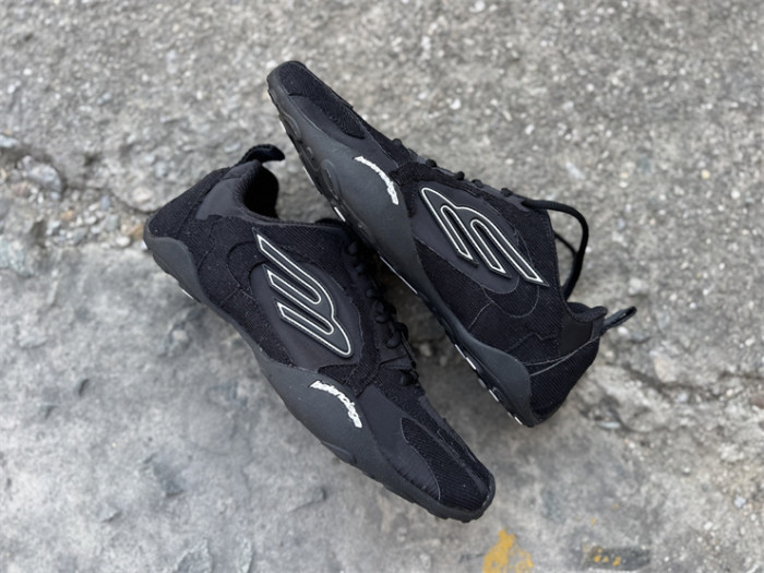 B 17FW Tripe-S High End Sneaker-681