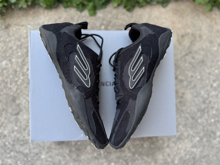 B 17FW Tripe-S High End Sneaker-681