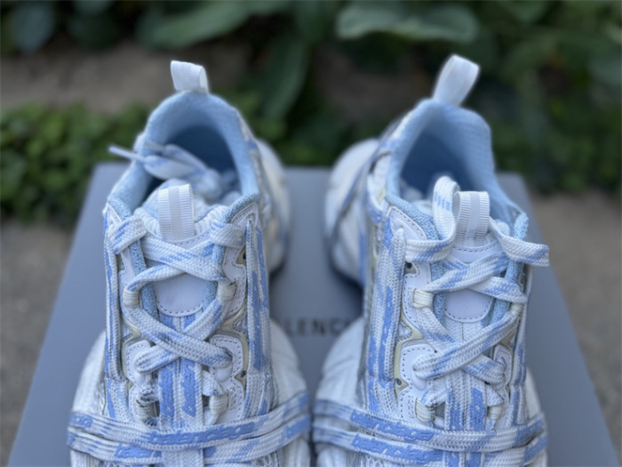 B 17FW Tripe-S High End Sneaker-682