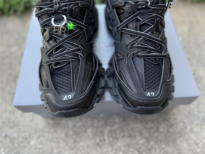 B 17FW Tripe-S High End Sneaker-683