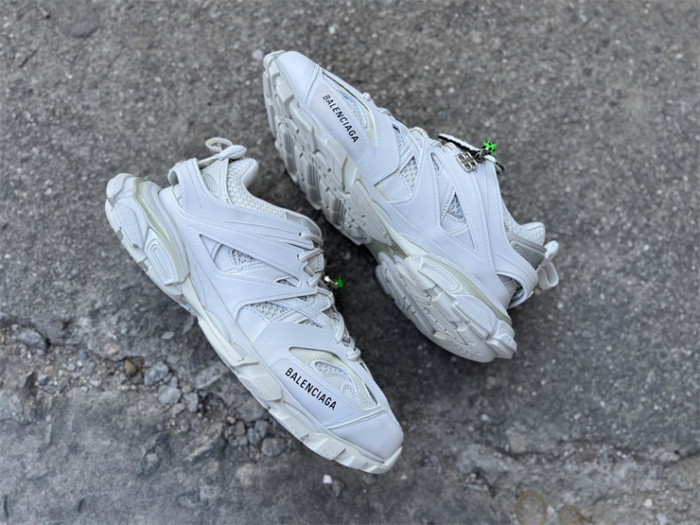 B 17FW Tripe-S High End Sneaker-684