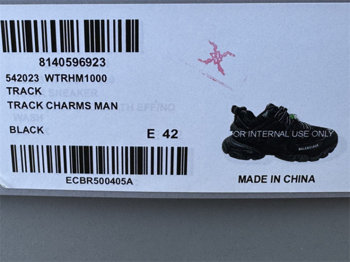 B 17FW Tripe-S High End Sneaker-683