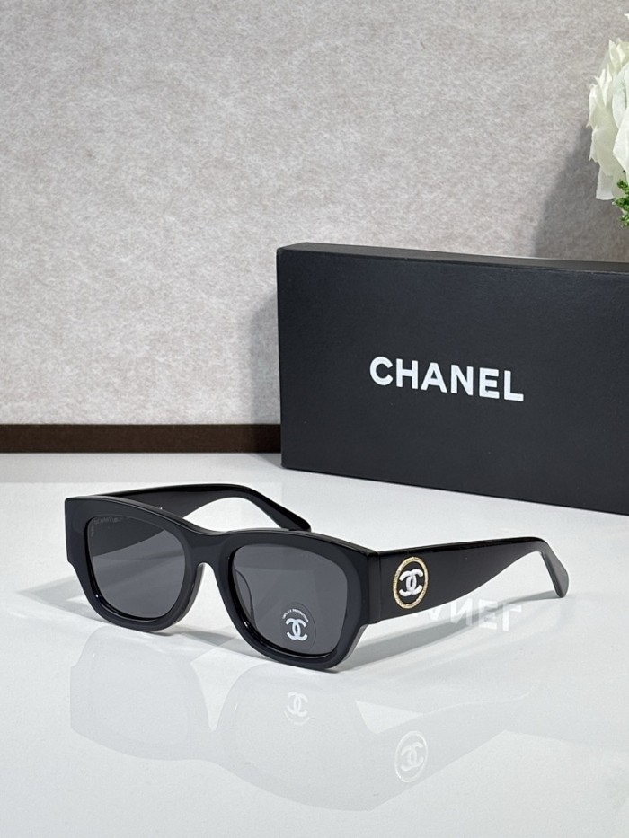 CHNL Sunglasses AAAA-6438