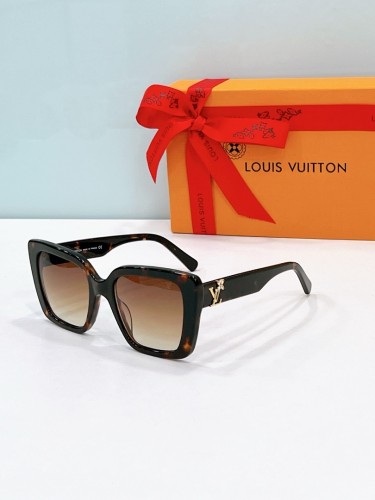 LV Sunglasses AAAA-7506