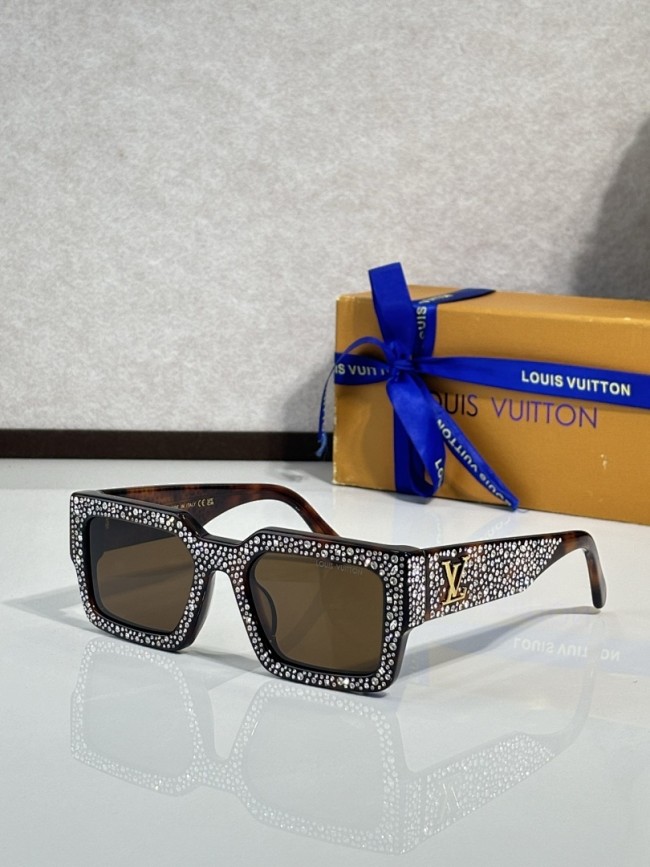 LV Sunglasses AAAA-7135