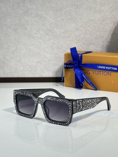 LV Sunglasses AAAA-7137