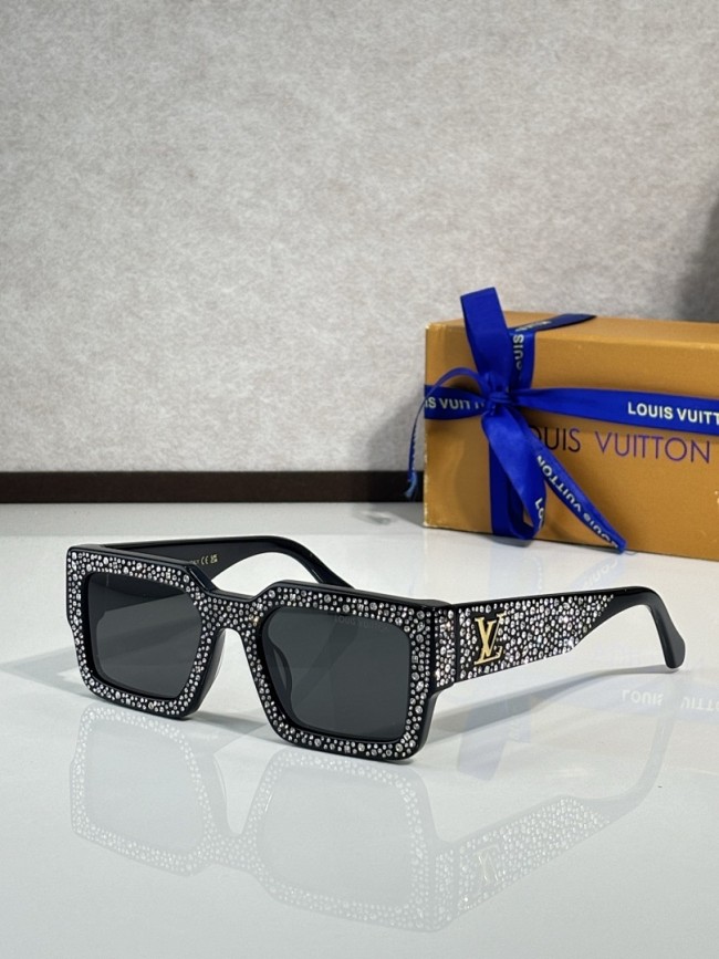 LV Sunglasses AAAA-7138