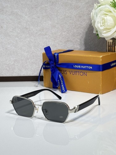 LV Sunglasses AAAA-7336