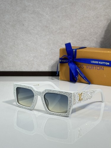 LV Sunglasses AAAA-7131