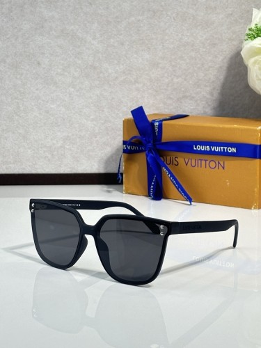 LV Sunglasses AAAA-7108