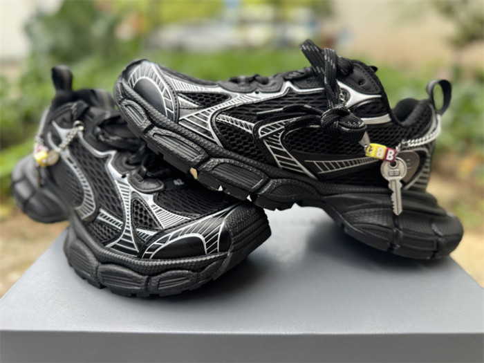 B 17FW Tripe-S High End Sneaker-692