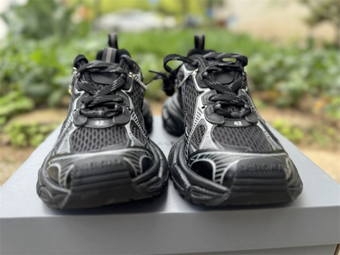 B 17FW Tripe-S High End Sneaker-692