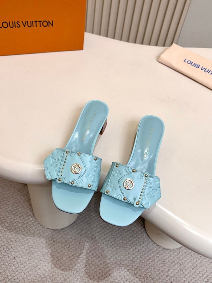 LV women Sandals 1：1 Quality-1104