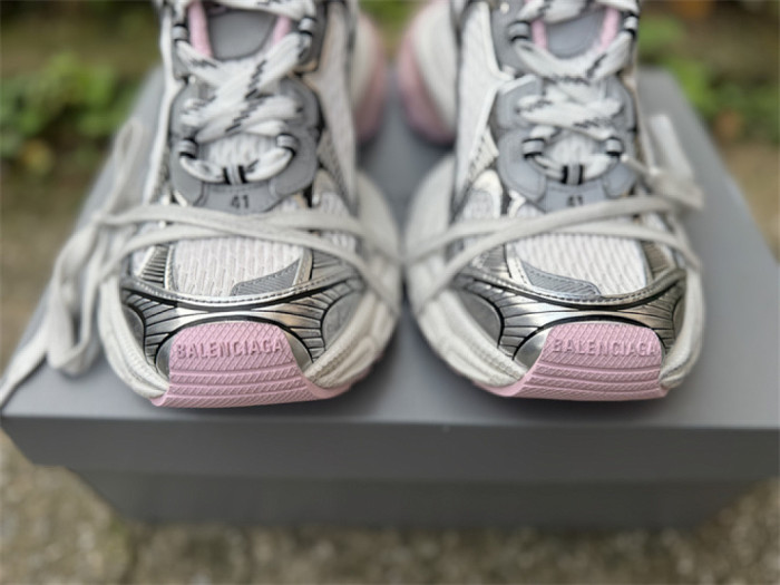 B 17FW Tripe-S High End Sneaker-694