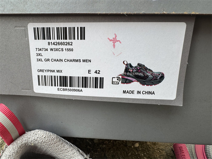 B 17FW Tripe-S High End Sneaker-695