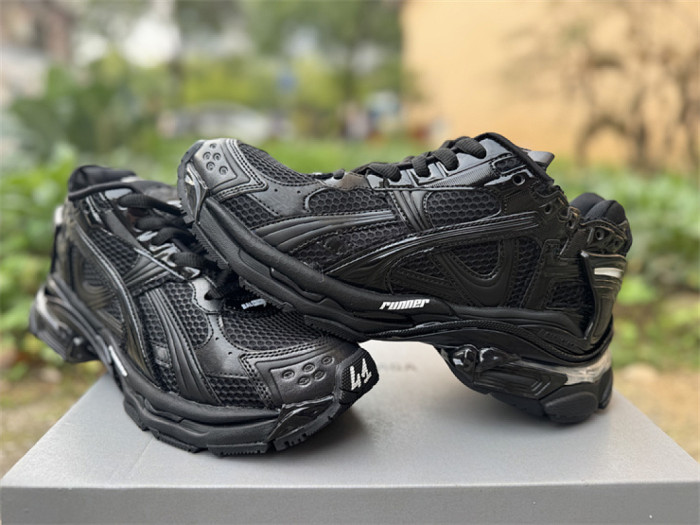 B 17FW Tripe-S High End Sneaker-696